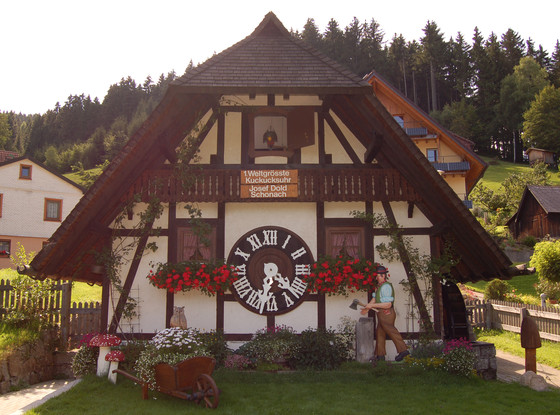 Erste Weltgrößte Kuckucksuhr in Schonach